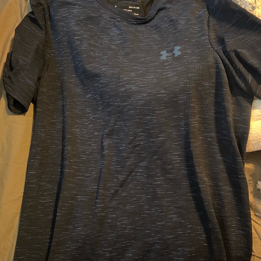 Under Armour Men's Black Shirt - Picture 2 of 2